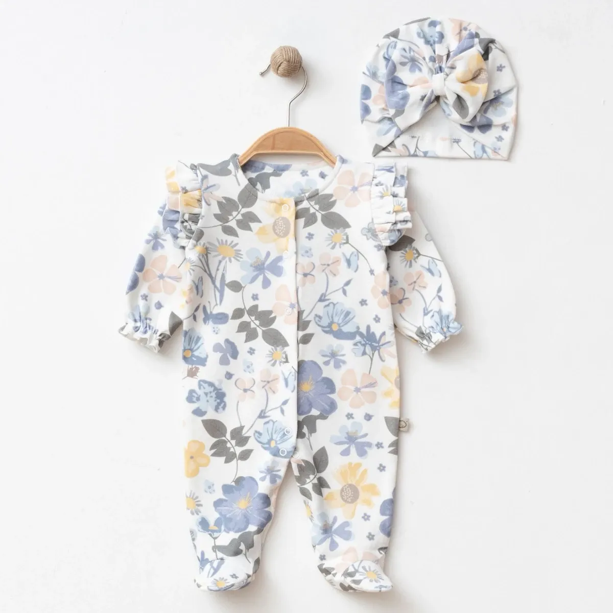 Baby Jumpsuit — Floral motif — 3-3-6 months — 2500OB