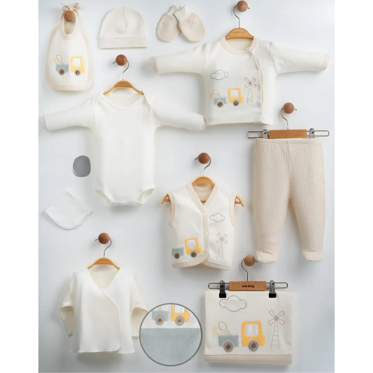 Newborn Going-Home Set — Embroidery — Set pieces: 10 — 0-3 months — 6653GB