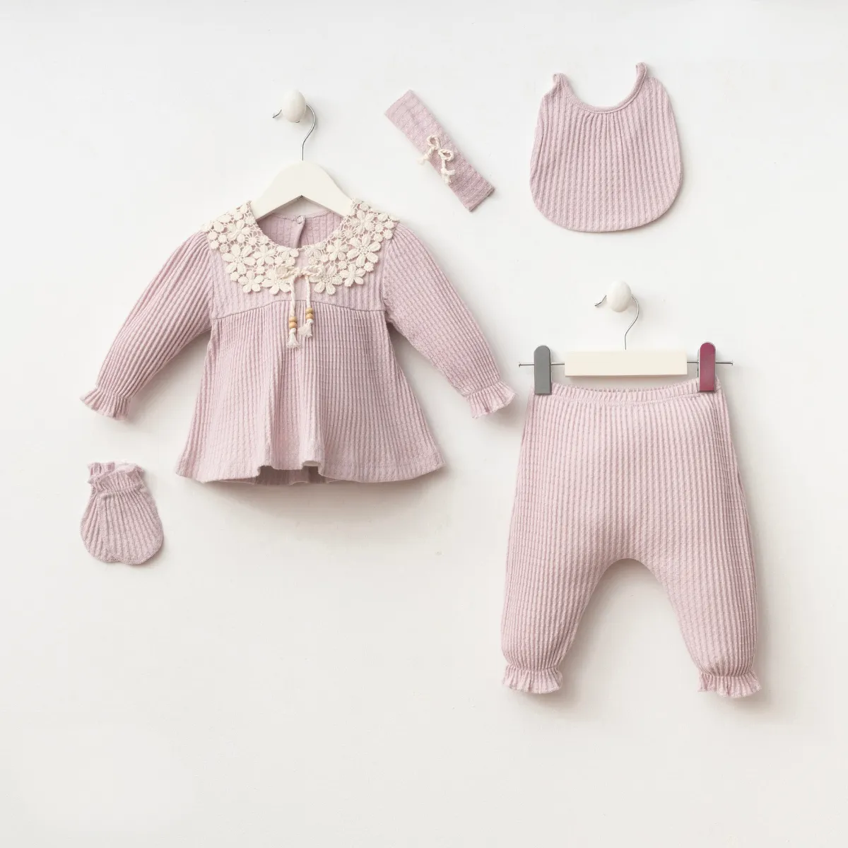 Newborn Going-Home Set — Set pieces: 5 — 0-3 months — 7074MZ