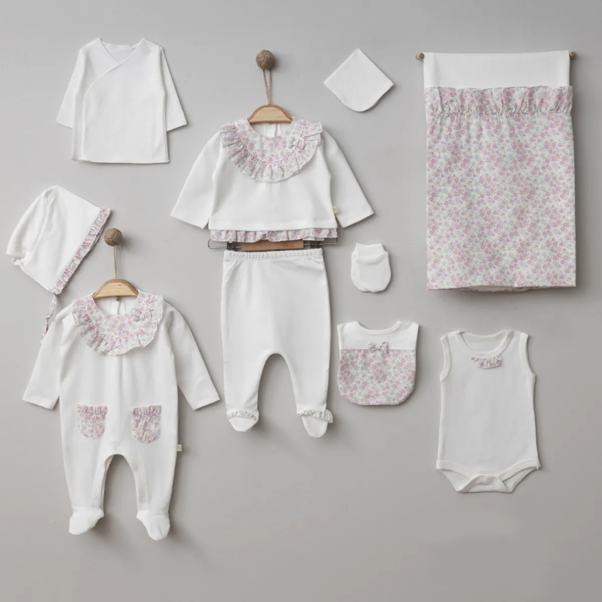 Newborn Going-Home Set — Print, Floral motif, Woven fabric — Set pieces: 10 — 0-3 months — 6140PG