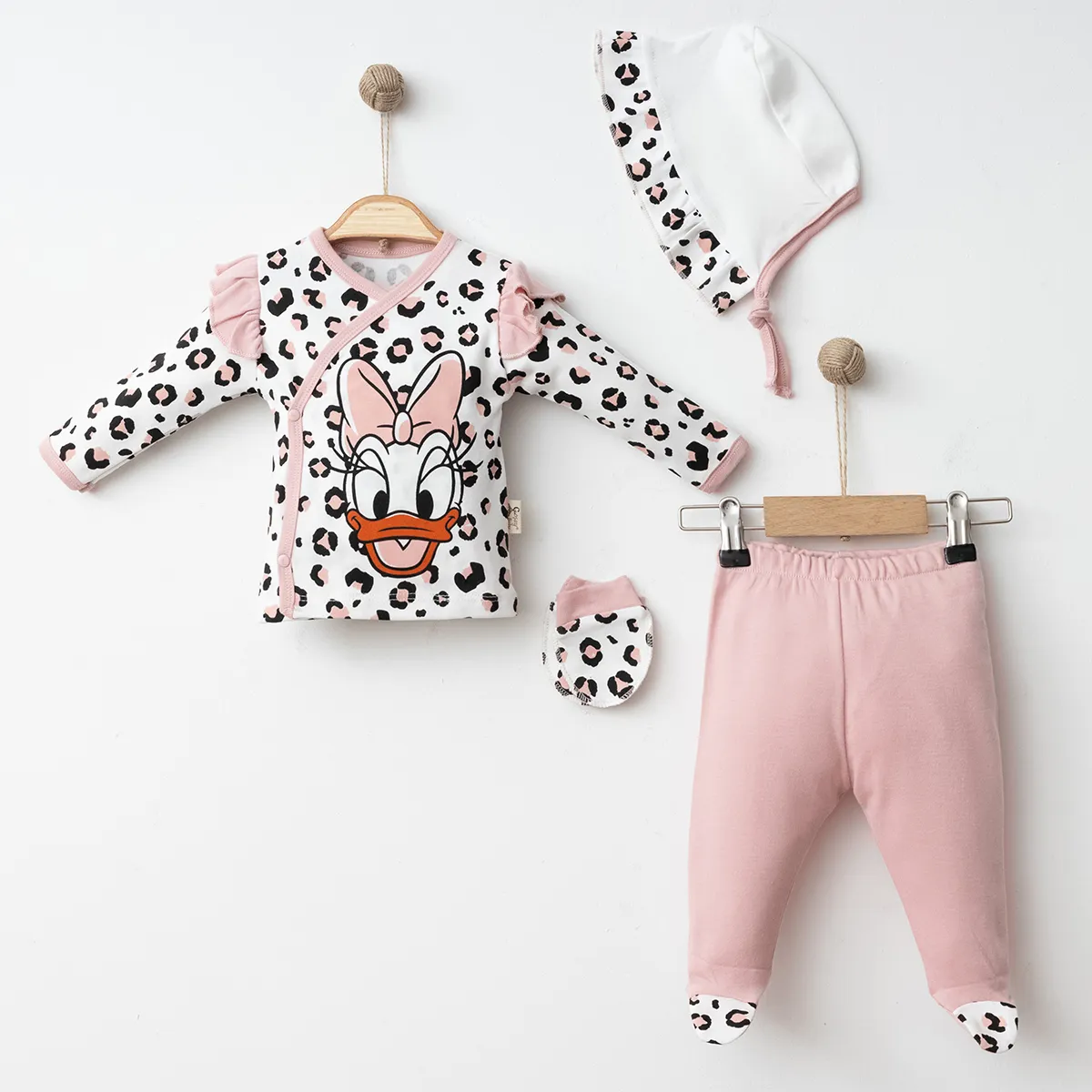 Newborn Going-Home Set — Leopard pattern — Set pieces: 4 — 0-3 months — 24202CY