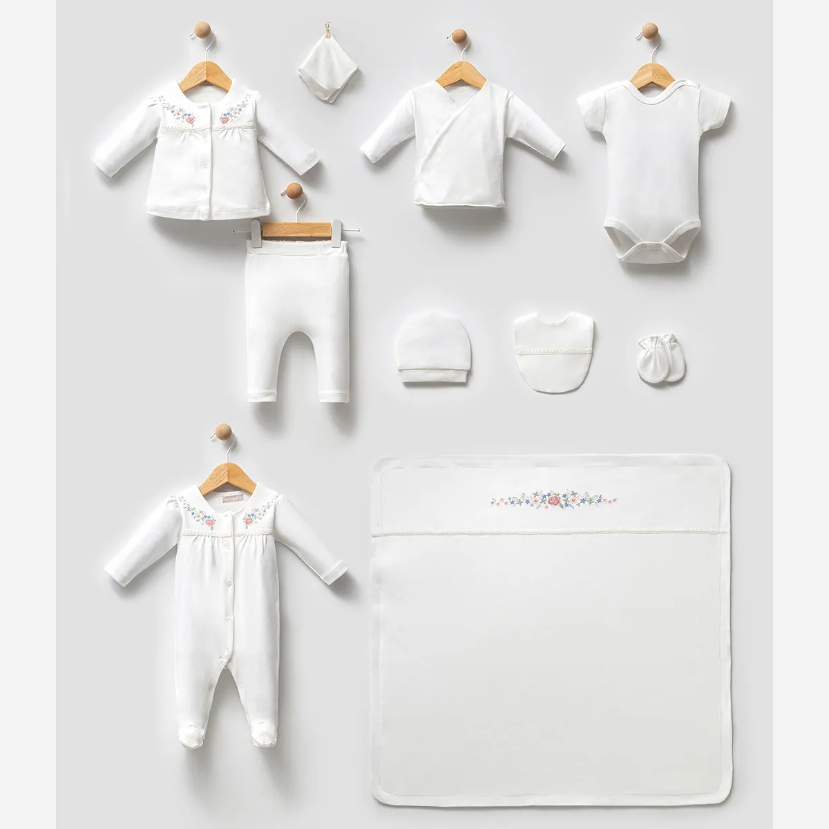 Newborn Going-Home Set — Embroidery, Floral motif — Set pieces: 10 — 0-3 months — 72363BP