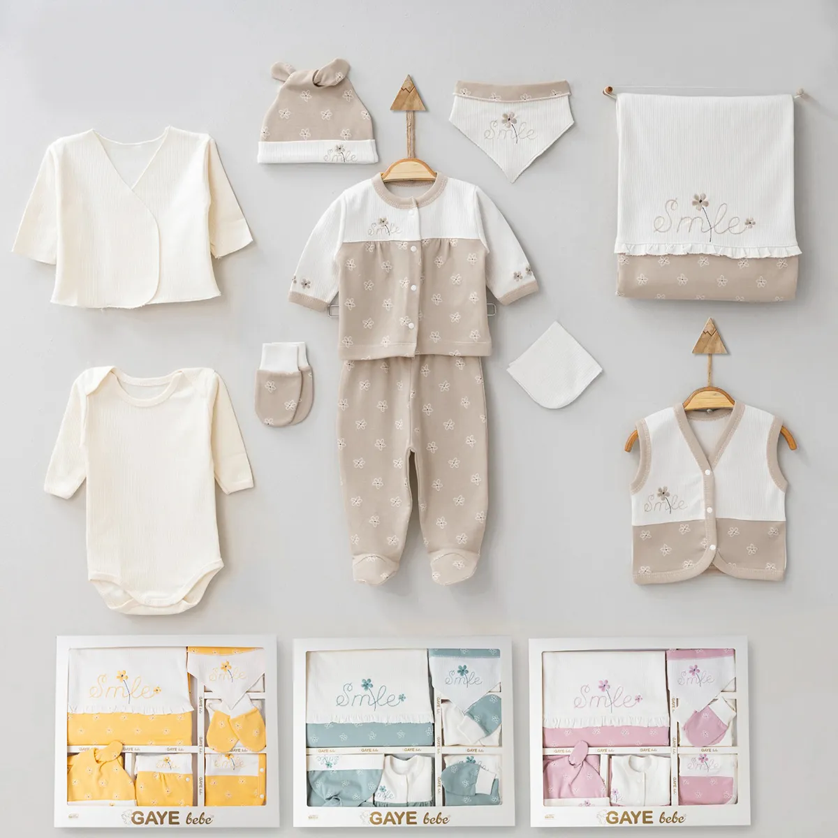 Newborn Going-Home Set — Embroidery — SMILE — Set pieces: 10 — 0-3 months — 6616GB