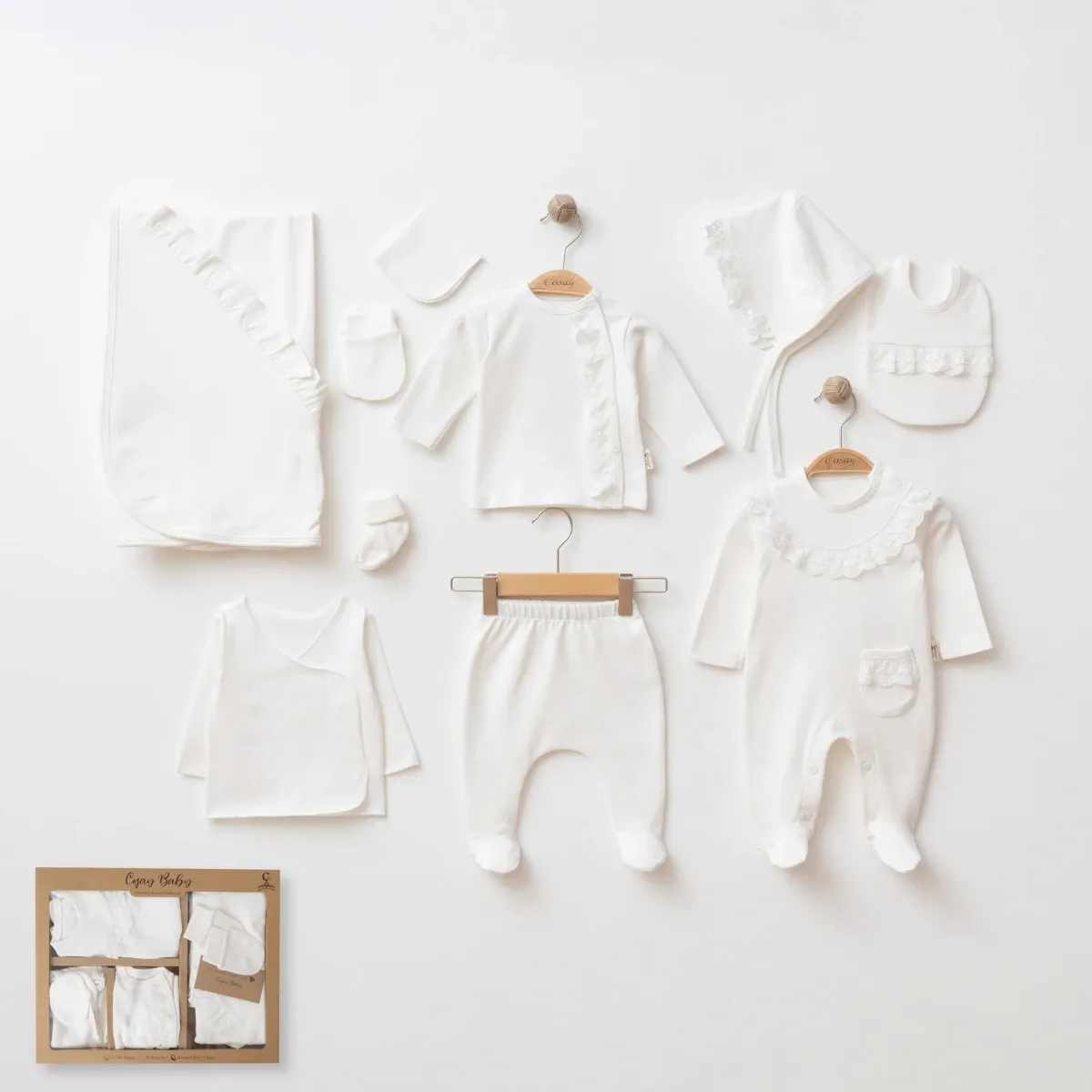 Newborn Going-Home Set — Lace detail — Set pieces: 10 — 0-3 months — 26206CY