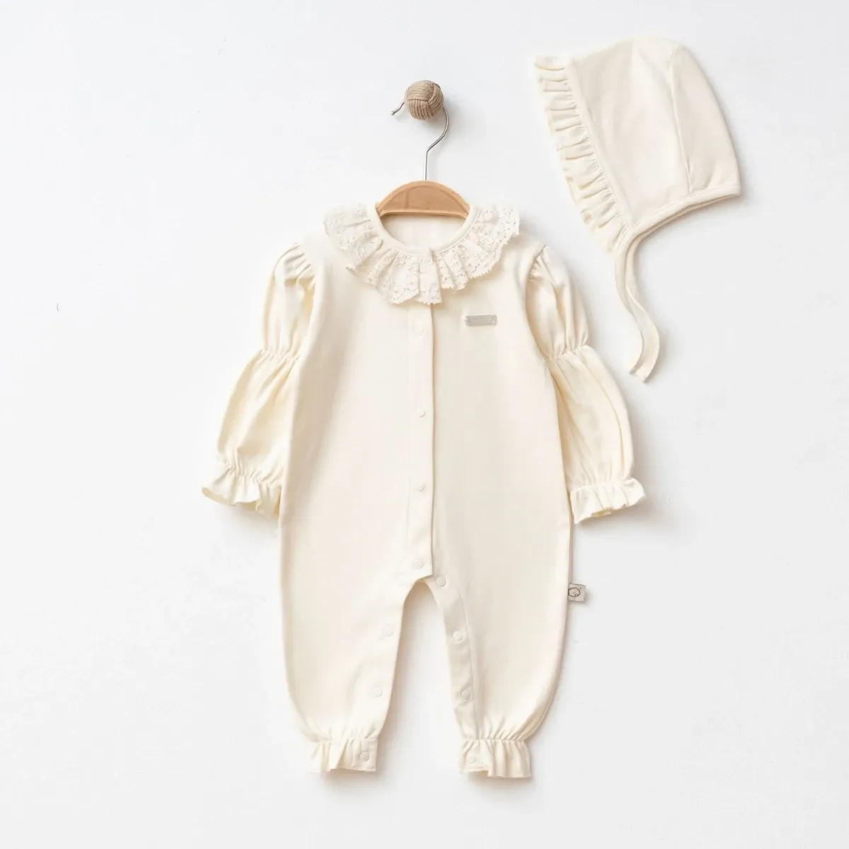Baby Jumpsuit — Broderie detail — 3-3-6 months — 5700OB