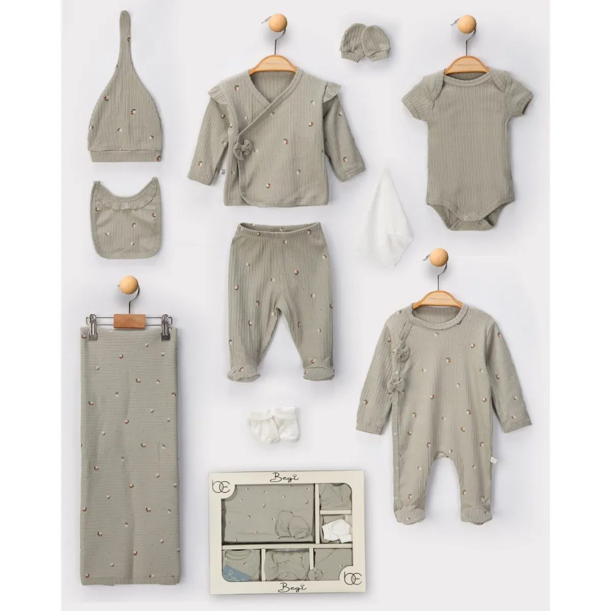Newborn Going-Home Set — Floral motif — Set pieces: 10 — 0-3 months — 5506BS