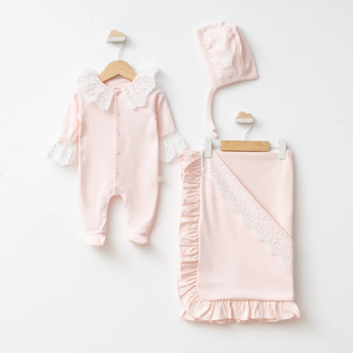 Newborn Going-Home Set — Lace detail — Set pieces: 3 — 0-3 months — 6244PG