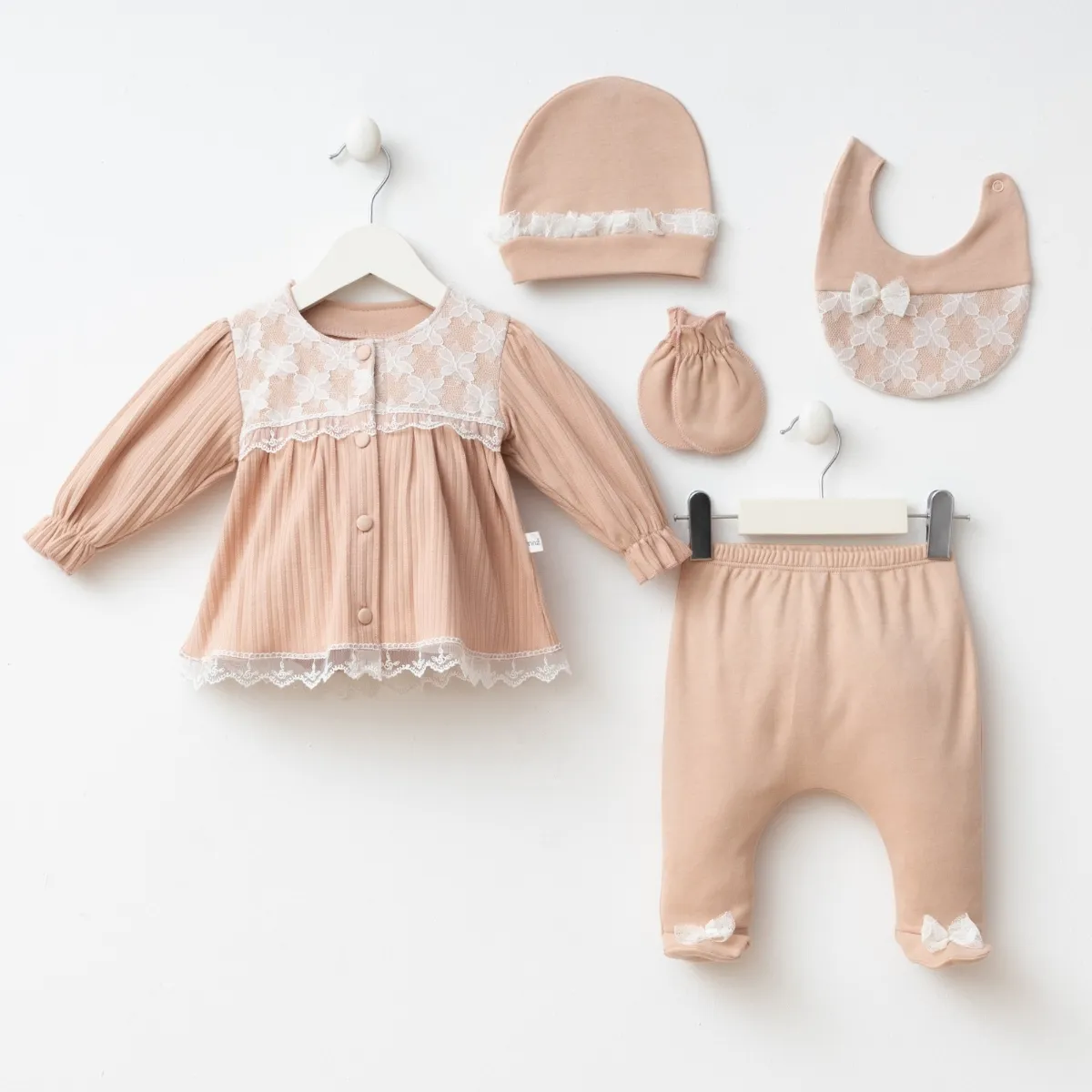 Newborn Going-Home Set — Set pieces: 5 — 0-3 months — 7090MZ