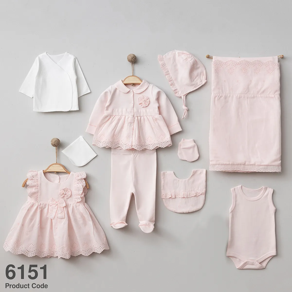 Newborn Going-Home Set — Woven fabric — Set pieces: 10 — 0-3 months — 6151PG