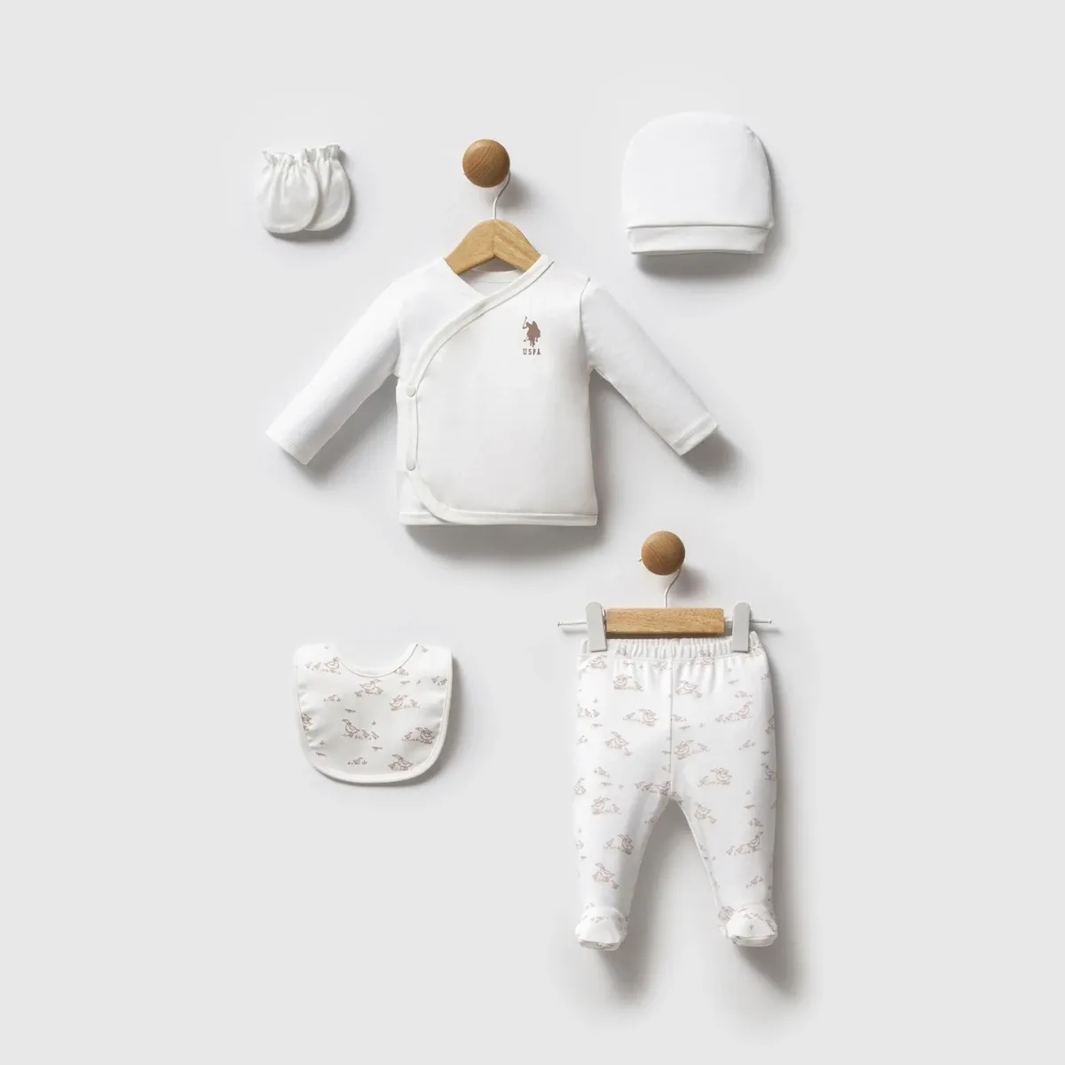 Newborn Going-Home Set — Set pieces: 5 — 0-3 months — 2705US