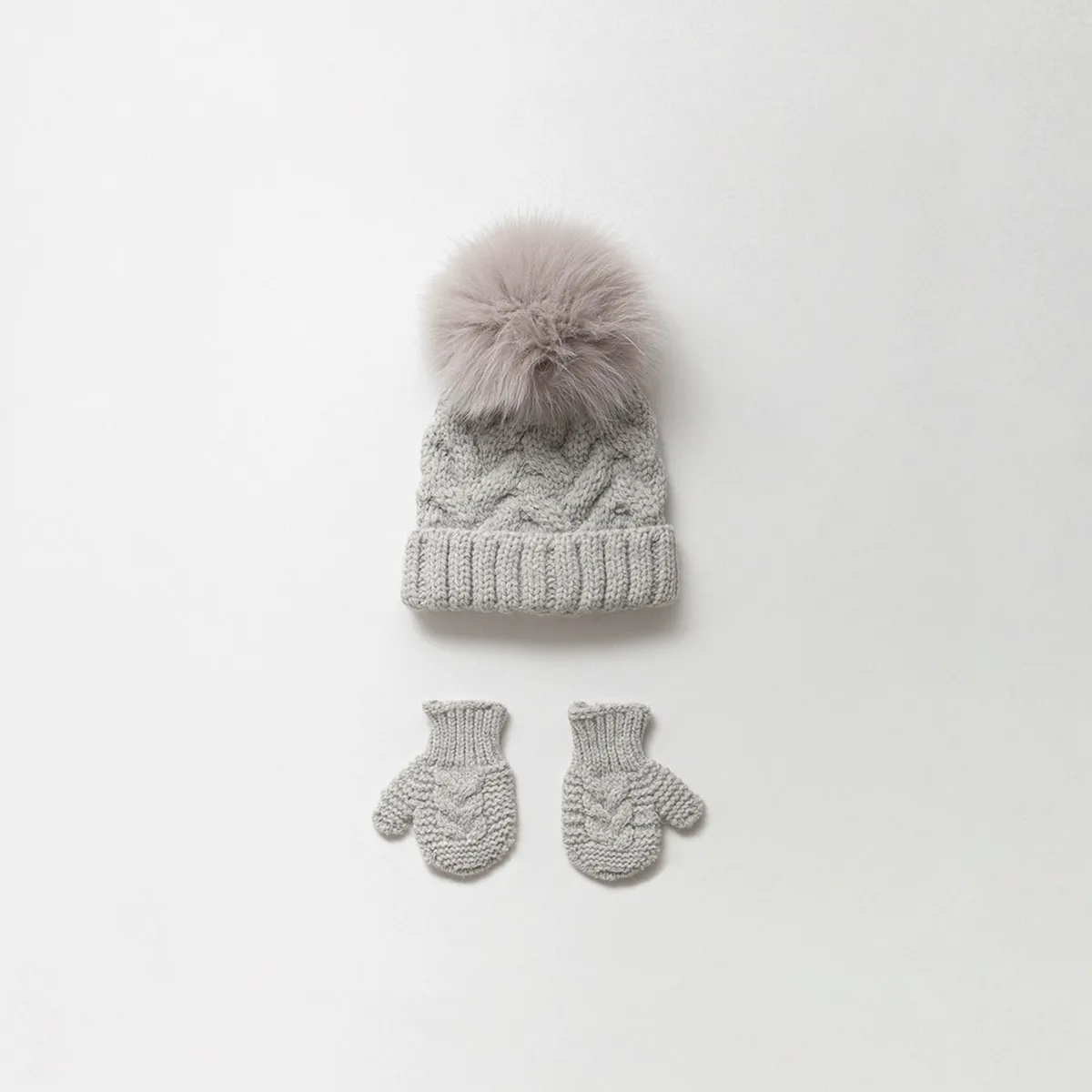 Baby Mittens — Pompom detail — 0/6-6/12 months — 6759N