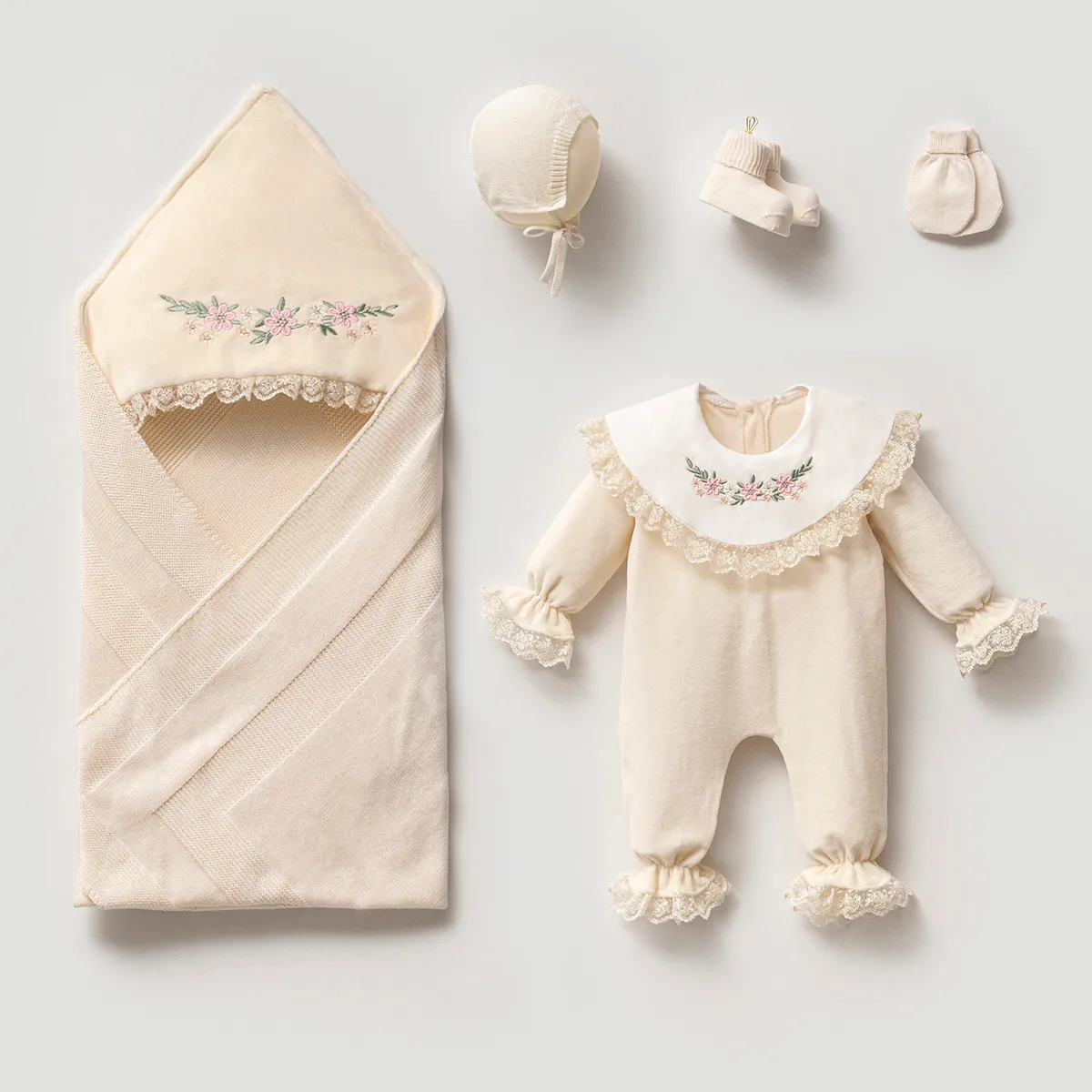 Newborn Going-Home Set — Embroidery, Floral motif — Set pieces: 5 — 0-3 months — 8216N