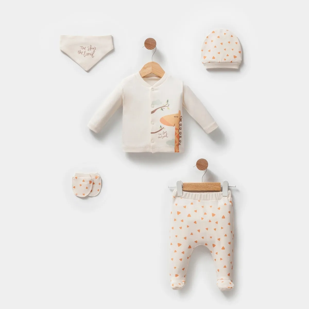 Newborn Going-Home Set — Giraffe motif — Set pieces: 5 — 0-3 months — 5057EB