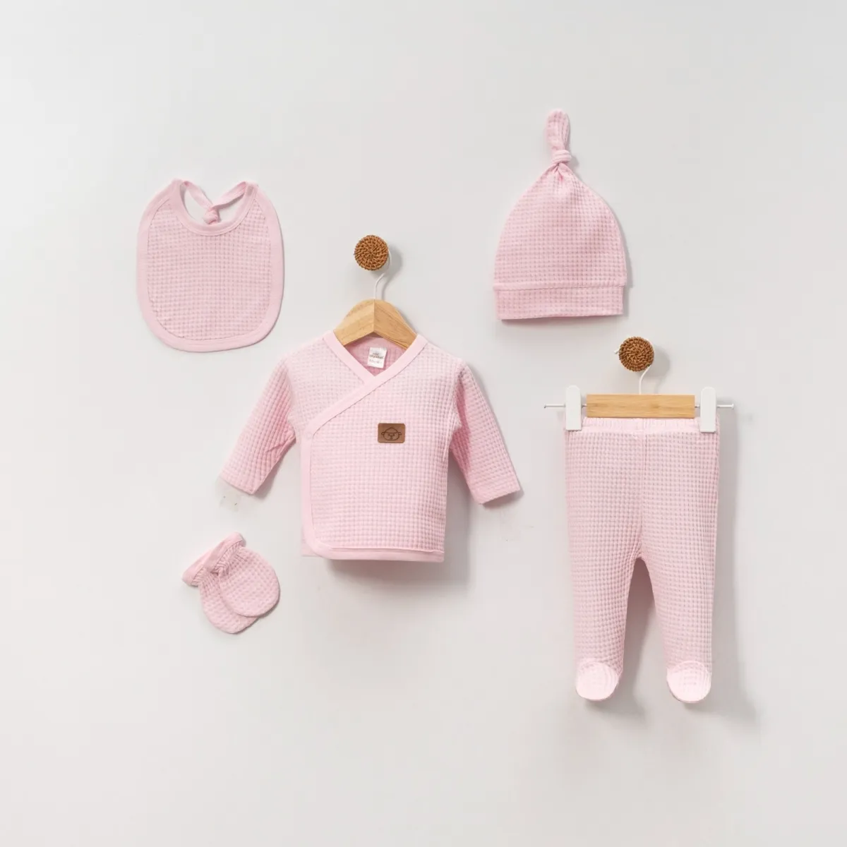 Newborn Going-Home Set — Waffle texture — Set pieces: 5 — 0-3 months — 4049OK