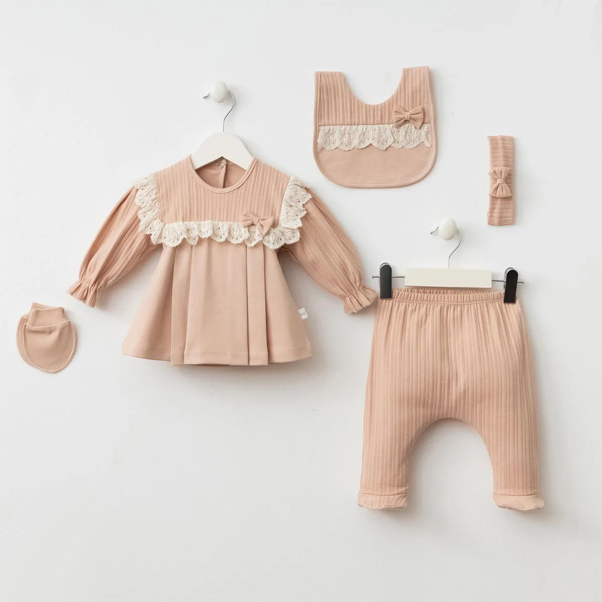 Newborn Going-Home Set — Set pieces: 5 — 0-3 months — 7069MZ
