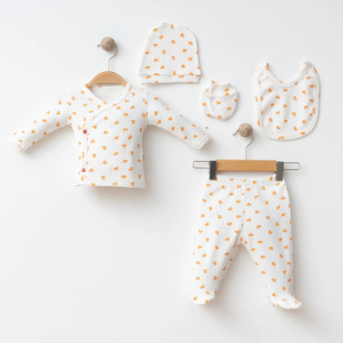 Newborn Going-Home Set — Print, Sleeveless — Set pieces: 5 — 0-3 months — 25228CY