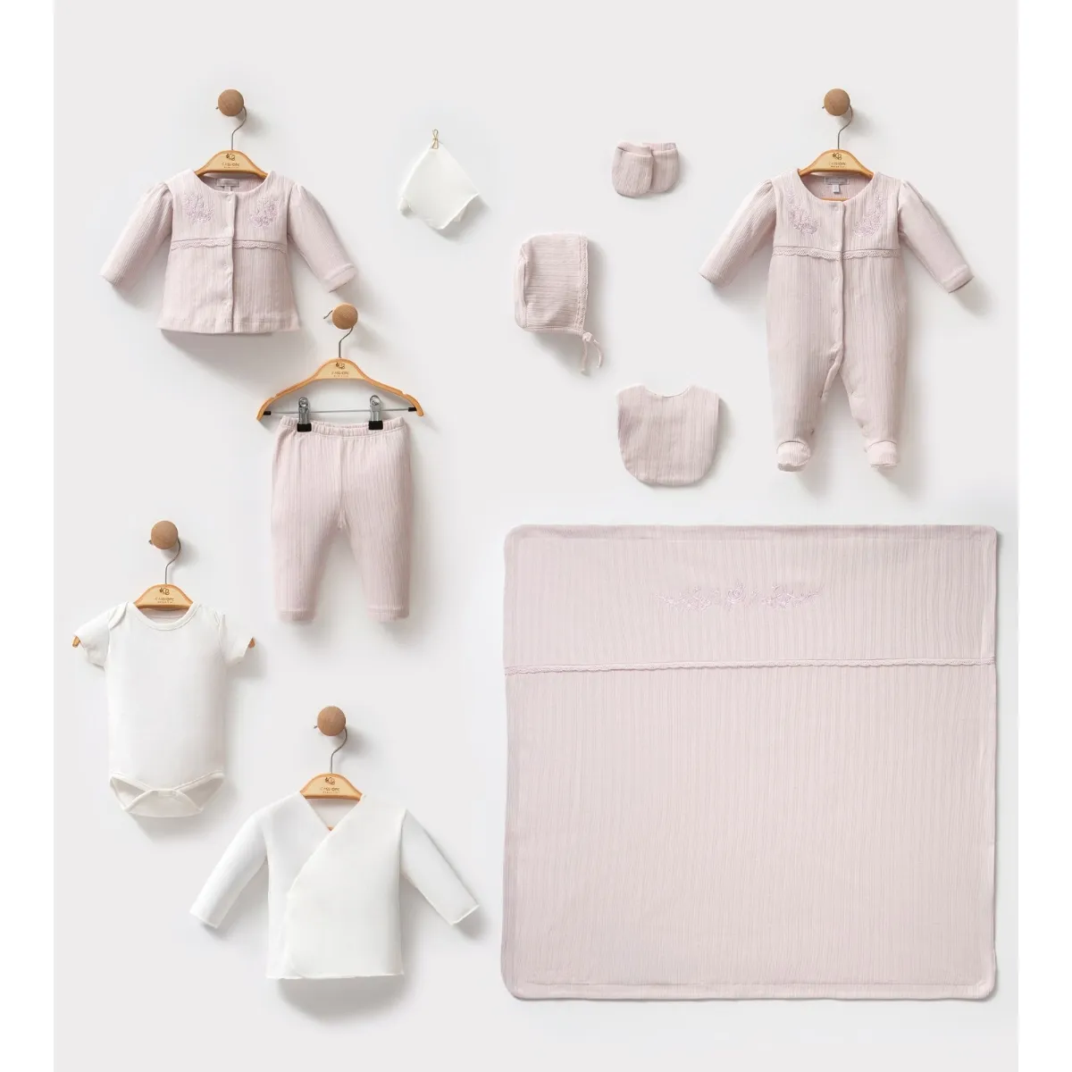 Newborn Going-Home Set — Embroidery, Floral motif, Jacquard — Set pieces: 10 — 0-3 months — 427496CS