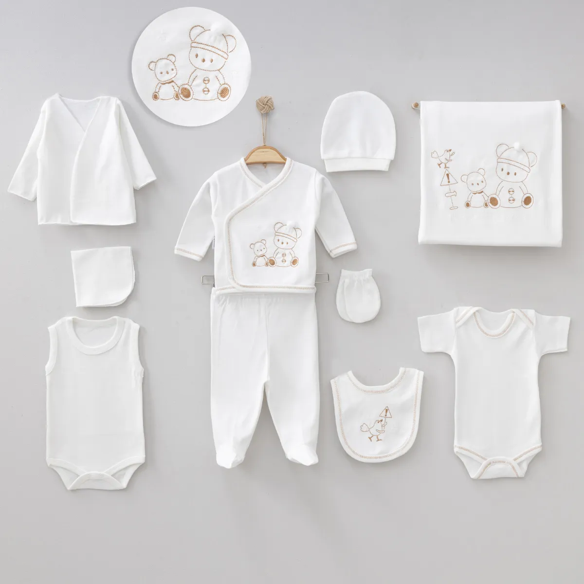 Newborn Going-Home Set — Bear motif — Set pieces: 10 — 0-3 months — 582ZP