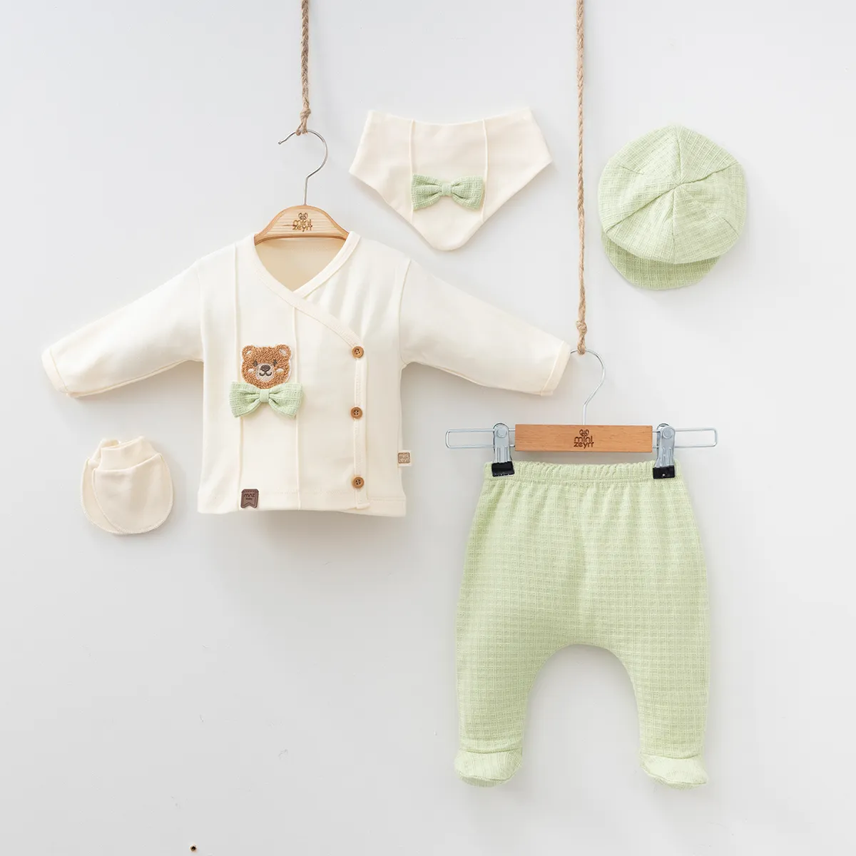 Newborn Going-Home Set — Embroidery, Bear motif — Set pieces: 5 — 7053MZ